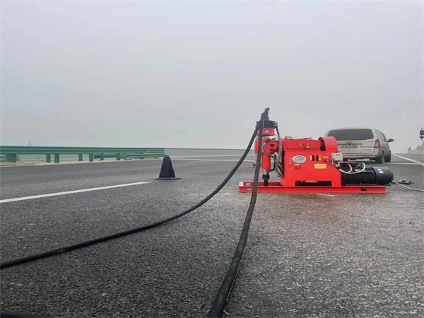 牙叉镇马路路基路面开裂下沉注浆加固灌浆